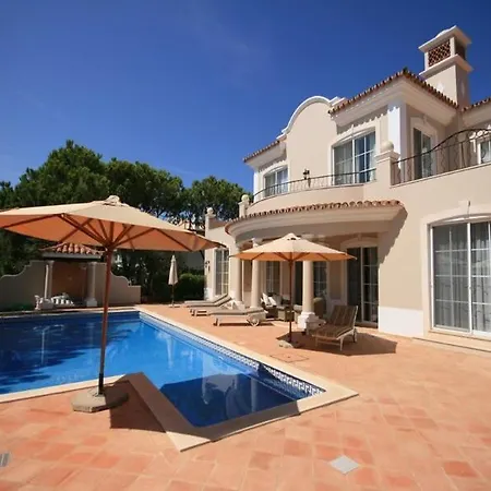 Vila Sleeps 8 Pool Air Con T455974 *