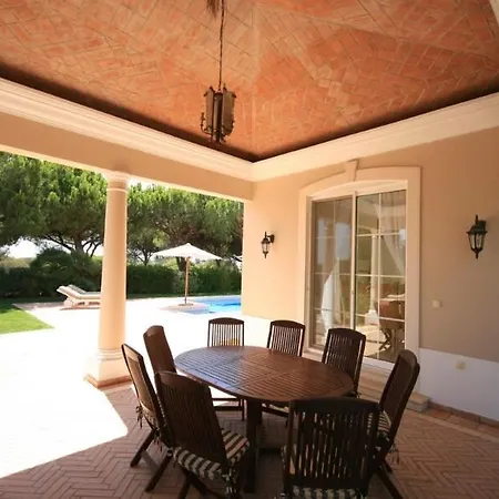 Vila Sleeps 8 Pool Air Con T455974